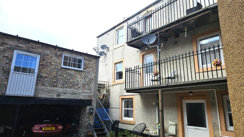 16b Buccleuch Street, Hawick, TD9 OHW